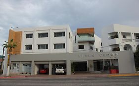 Seven Crown Express & Suites By Kavia